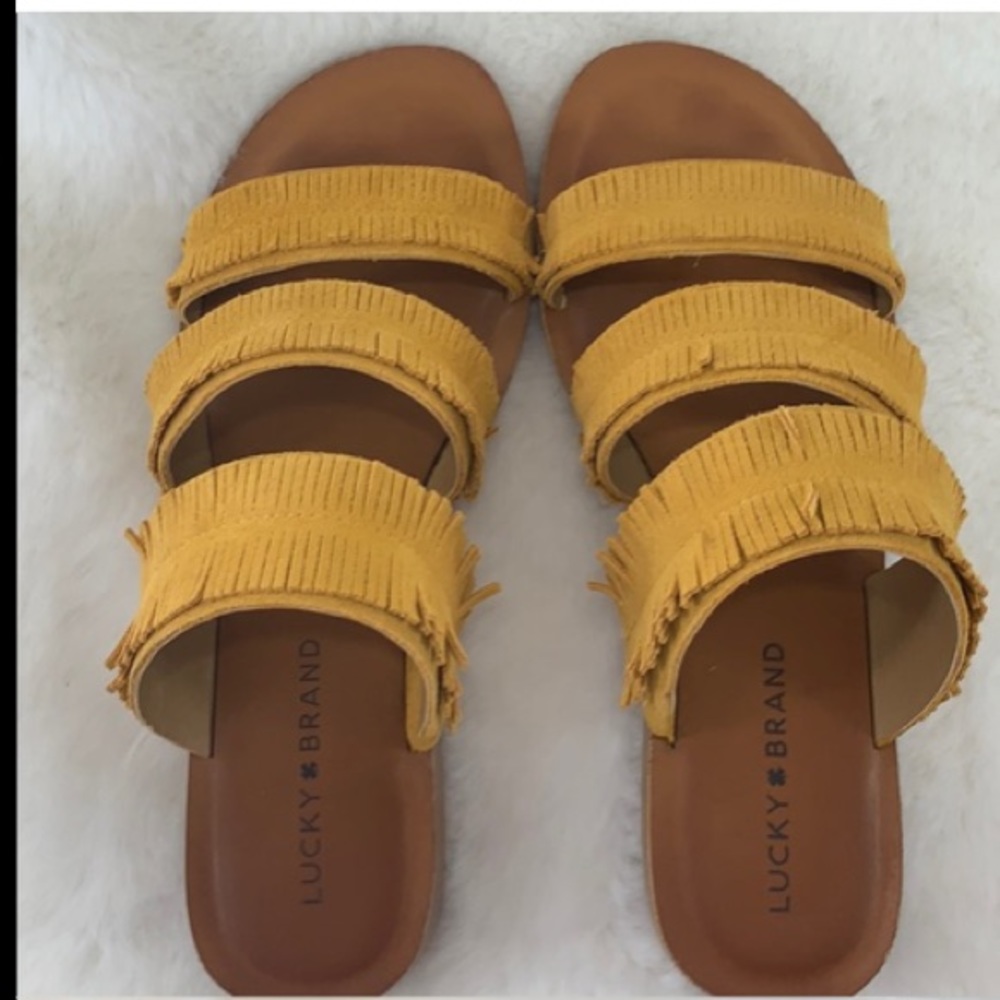 Lucky Brand 🍀 boho fringe sandals!